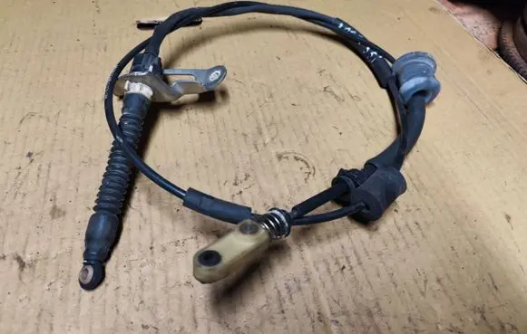 Gear shift cable linkage