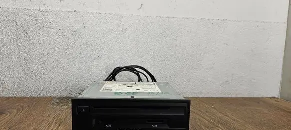 Seat Leon (5F) Radio/CD/DVD/GPS head unit 5QA035858