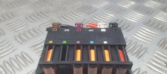 Mercedes-Benz E W211 Fuse box set 013948371 0-1394837-1
