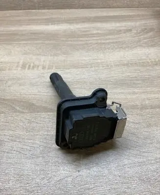 Audi A6 S6 C5 4B High voltage ignition coil 058905105 0300122106