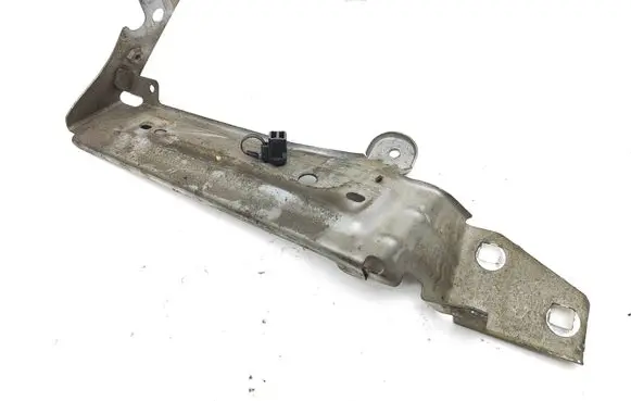 Alfa Romeo Stelvio Radiator mount bracket 7CC400