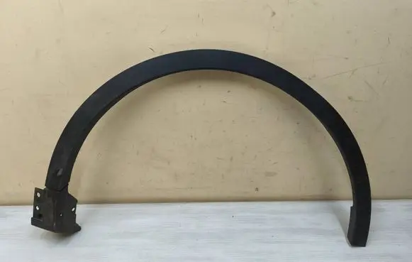 Ford Explorer V Fender trim (molding) 16A074