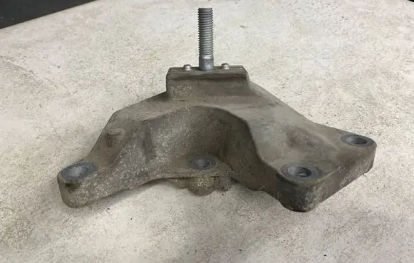 Ford Mondeo MK IV Gearbox mounting bracket 6G917M125NA