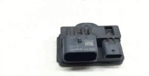BMW 3 E90 E91 Glow plug pre-heat relay 7810856 0522120103