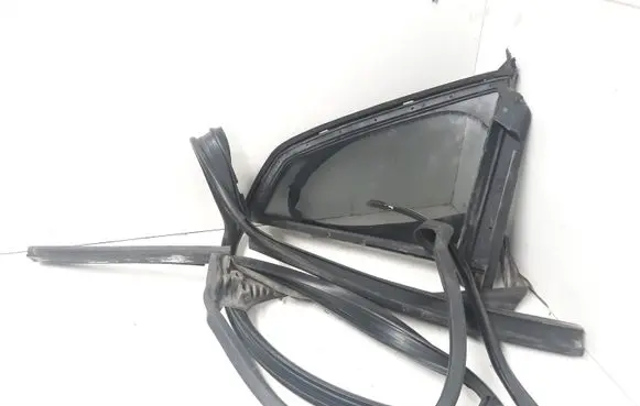 Volkswagen Phaeton Rear vent window glass AS2