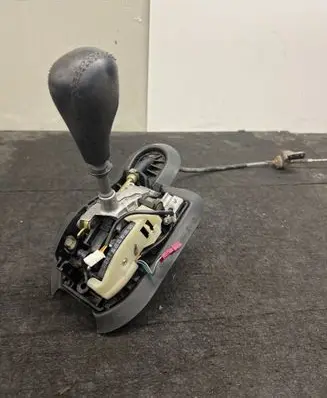 BMW 3 E46 Gear shifter/selector 7515261