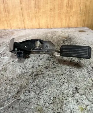 Toyota Avensis T250 Accelerator throttle pedal 7811135030