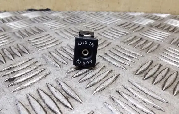 Volkswagen Golf Plus AUX in-socket connector 5M0035724