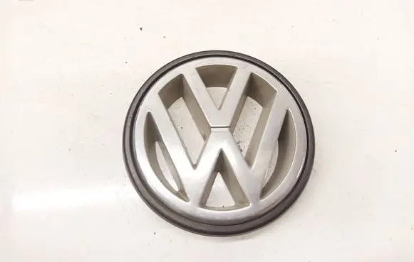 Volkswagen PASSAT B4 Manufacturer badge logo/emblem 3A0853601