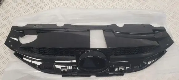 Hyundai ix35 Front bumper upper radiator grill