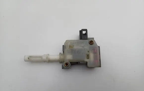 Volkswagen PASSAT B5 Tailgate boot lock/latch motor 3B0959781D