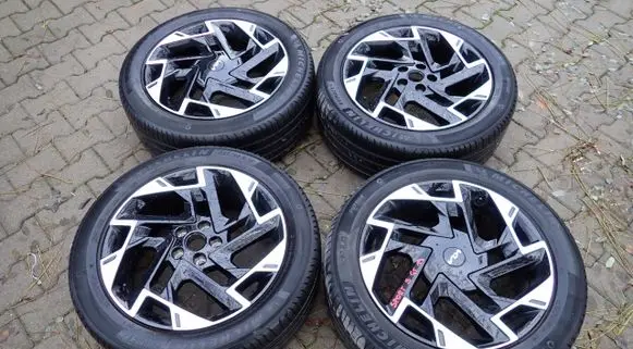 KIA Sportage R19 alloy rim 