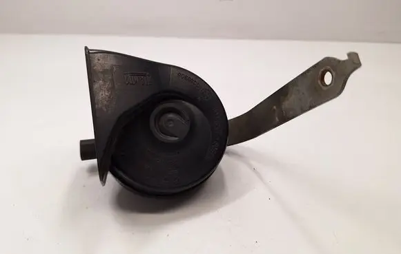 BMW 7 E65 E66 Horn signal 8379704 61338379704 61336941129