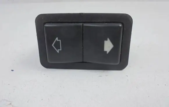 BMW 5 E39 Electric window control switch 8368974
