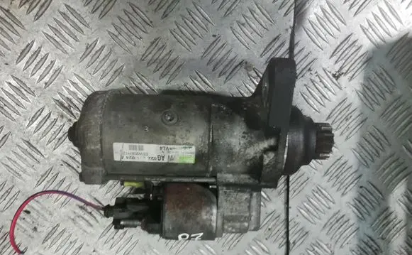 Volkswagen PASSAT B7 Starter motor 02z911024a