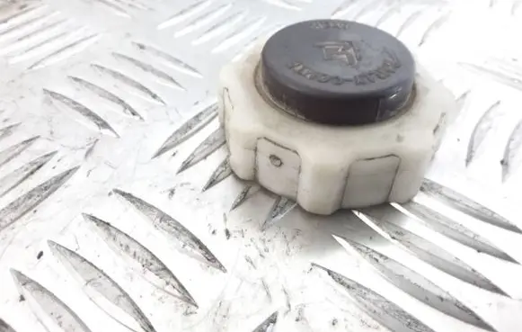 Renault Master II Coolant expansion tank/reservoir cap 