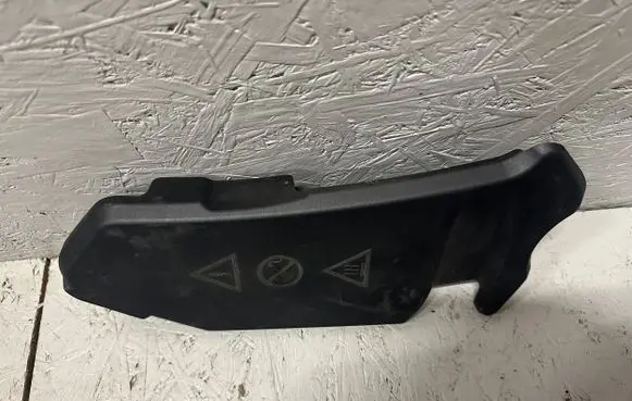 BMW 7 G11 G12 Fuse box cover 8578818 12908578818 58650910
