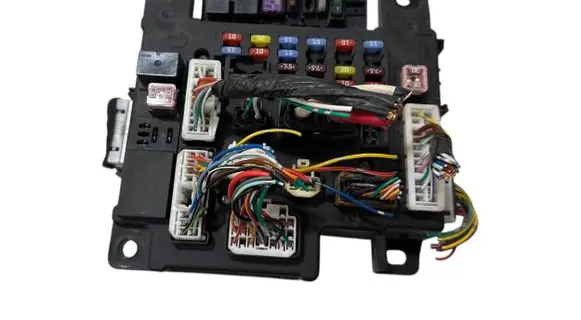 Mitsubishi Outlander Fuse module 8637A313 L8637001A 519087548