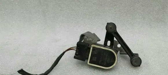 Mercedes-Benz AMG GT R190 C190 Rear height level sensor lever A1909054900