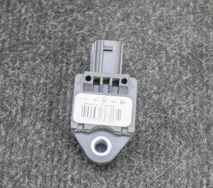 Maserati GranTurismo Airbag deployment crash/impact sensor