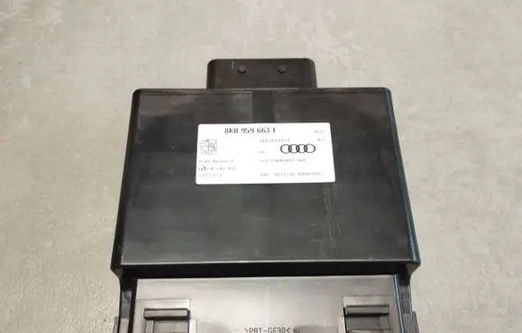 Audi A7 S7 4G Voltage converter/converter module 8K0959663F