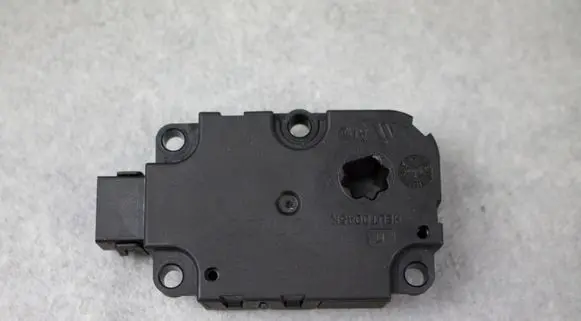 Mercedes-Benz A W176 Air flap motor/actuator CZ1139300857ND8 CZ1139300857
