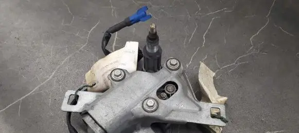 Peugeot 106 Rear window wiper motor
