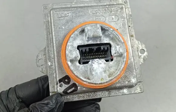 Maserati Quattroporte Headlight ballast module Xenon L90020949