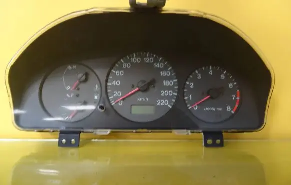 Mazda 323 F Speedometer (instrument cluster) 3J3NB