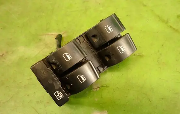 Audi A4 S4 B6 8E 8H Quarter vent window switch 