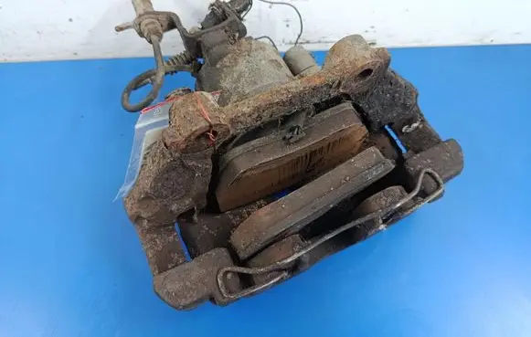 Front brake caliper
