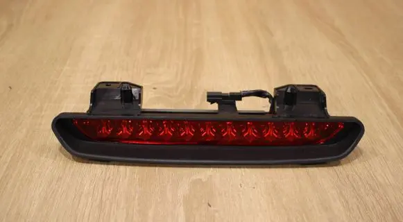 Chevrolet Orlando Third/center stoplight