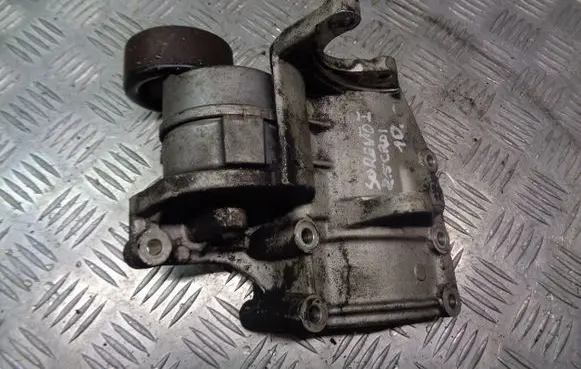KIA Sorento Generator/alternator bracket 