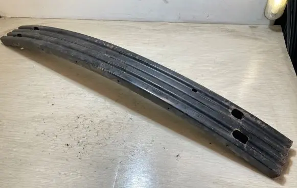 Nissan Leaf II (ZE1) Rear bumper cross member