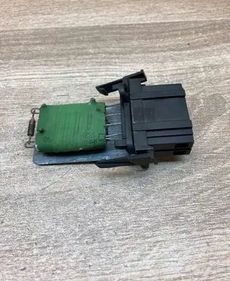 Volkswagen Golf III Heater blower motor/fan resistor 1H0959263