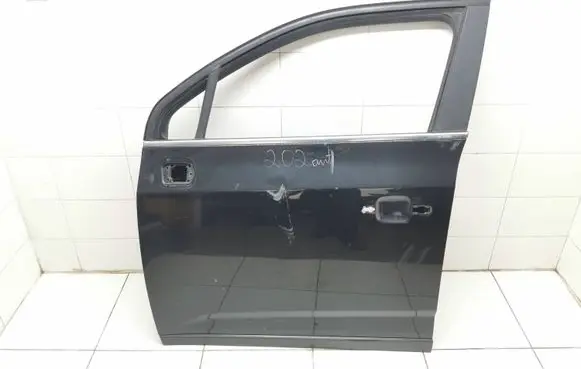 Chevrolet Orlando Front door