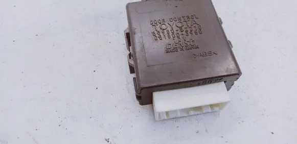 Toyota Yaris Door central lock control unit/module 8598052210 0515003950