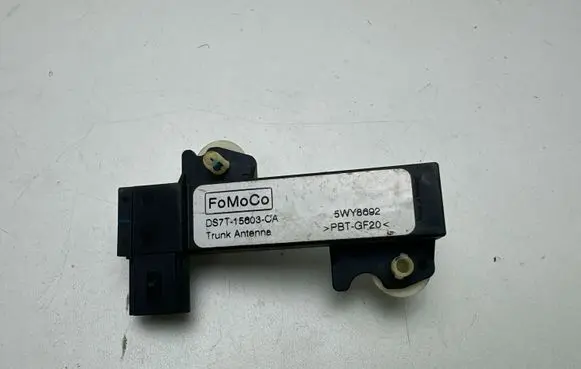 Ford Mustang VI Aerial antenna amplifier DS7T15603CA