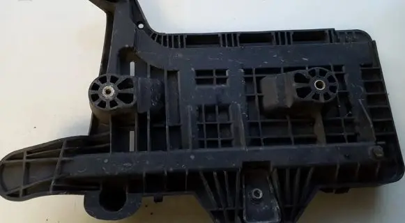 Battery box tray