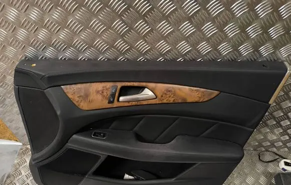 Mercedes-Benz CLS C218 X218 Front door card panel trim