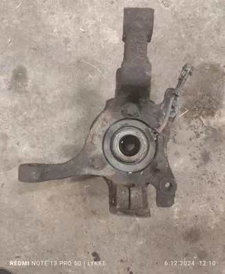 Opel Zafira A Front wheel hub 