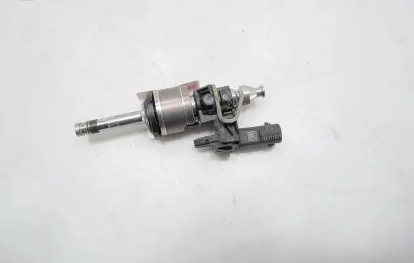 Volkswagen T-Cross Fuel injector 0261500443