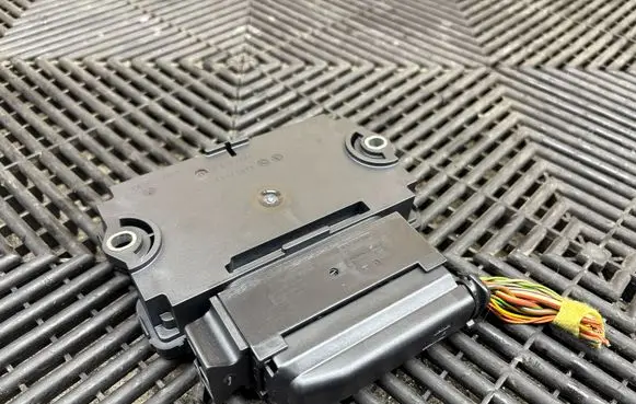 Porsche Panamera (970) Hand brake control module 97061810909