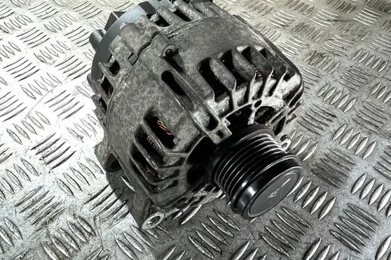 Volvo V60 Generator/alternator 31285399