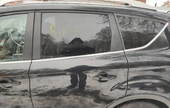 Ford Kuga I Rear door