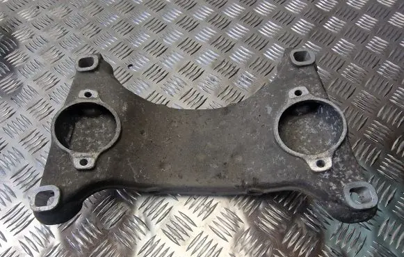Audi A8 S8 D3 4E Gearbox mounting bracket 4E0399231N