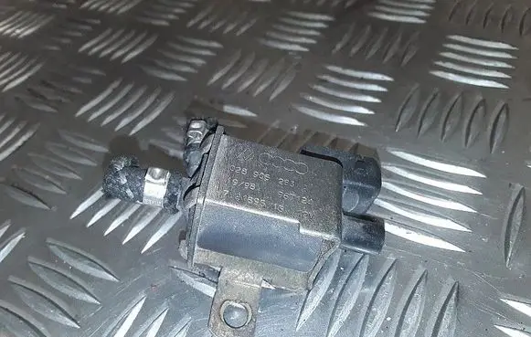 Volkswagen Golf III Turbo solenoid valve 028906263a 72189513