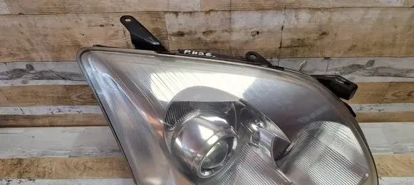 Toyota Avensis T250 Headlight/headlamp