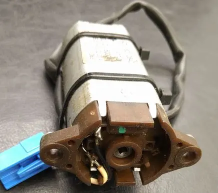 Mercedes-Benz E W211 Seat adjustment motor A2118202642