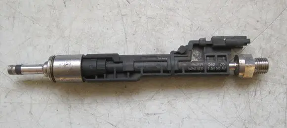 BMW 4 F32 F33 Fuel injector PA6635GF